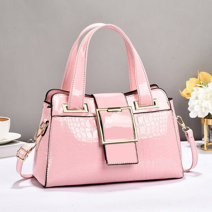 Sac à main effet croco – Boucle graphique et allure chic