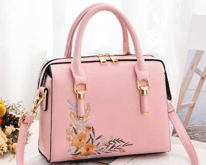 Sac à main carré brodé floral chic