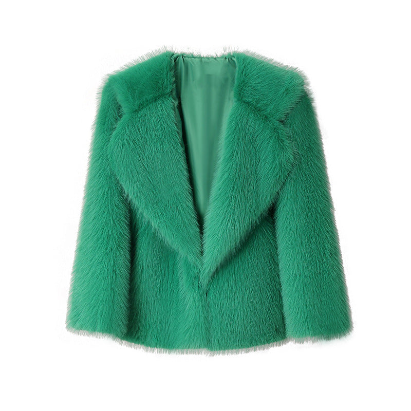 Veste courte en fausse fourrure – Douceur cocoon et élégance