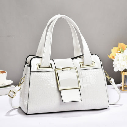 Sac à main effet croco – Boucle graphique et allure chic