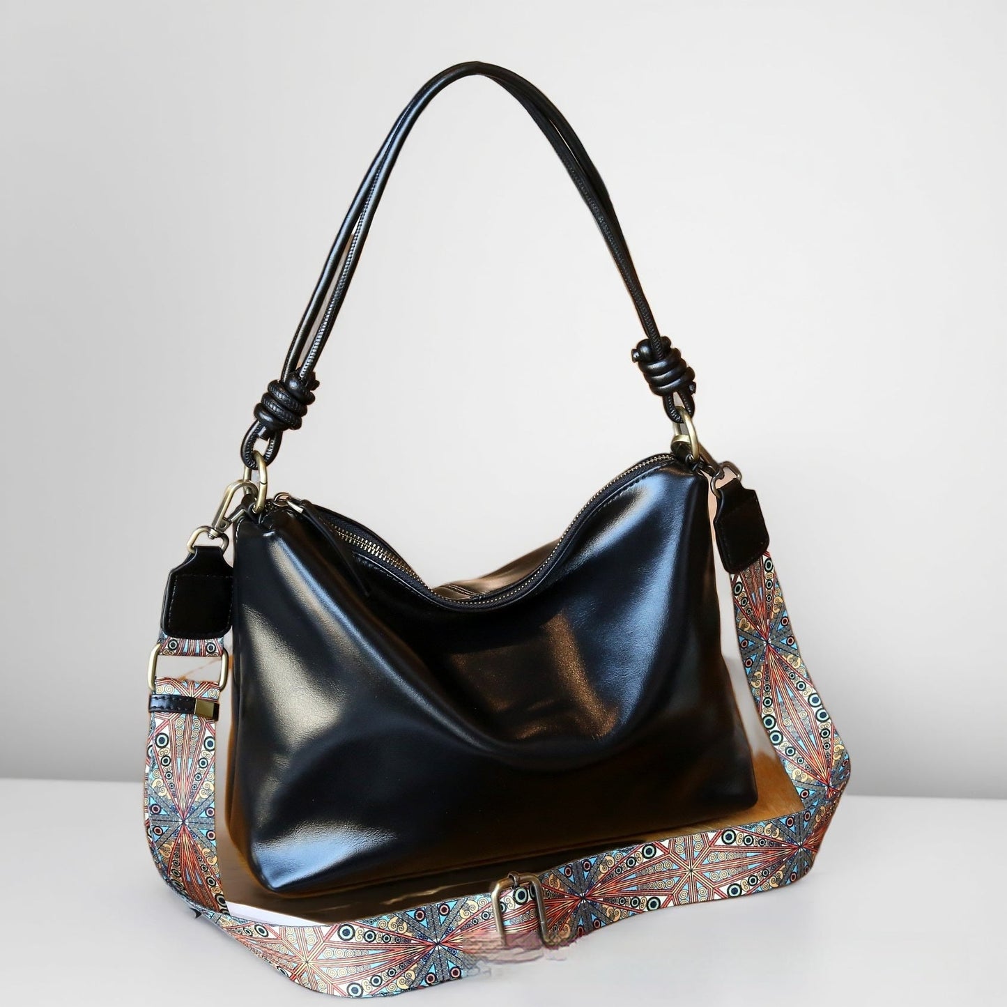 Sac Hobo Effet Laqué Brillant Souple