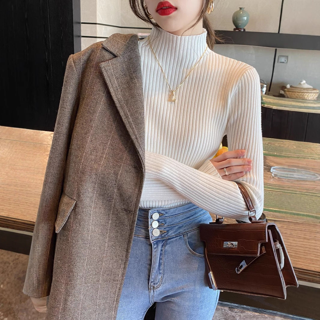 Pull côtelé à col montant – Coupe ajustée et allure chic