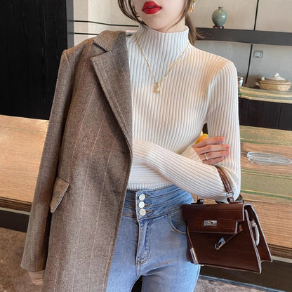 Pull côtelé à col montant – Coupe ajustée et allure chic
