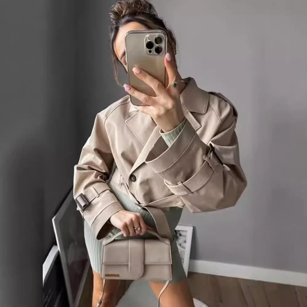 Veste trench courte – Ceinture élégante et coupe moderne