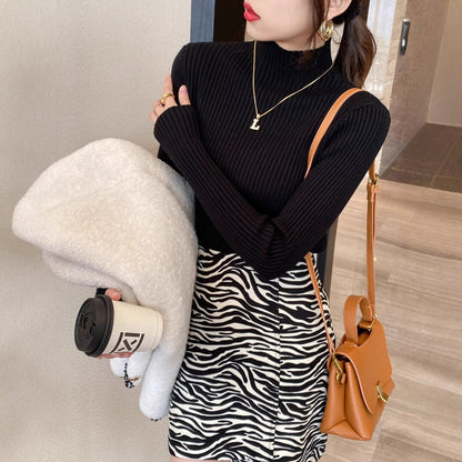 Pull côtelé à col montant – Coupe ajustée et allure chic