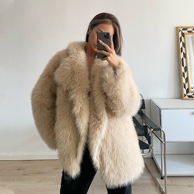 Veste courte en fausse fourrure – Douceur cocoon et élégance