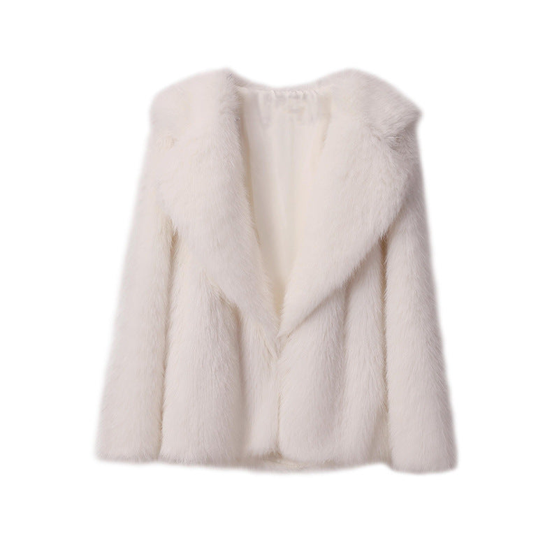 Veste courte en fausse fourrure – Douceur cocoon et élégance