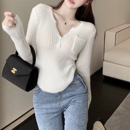 Pull col V côtelé doux et féminin