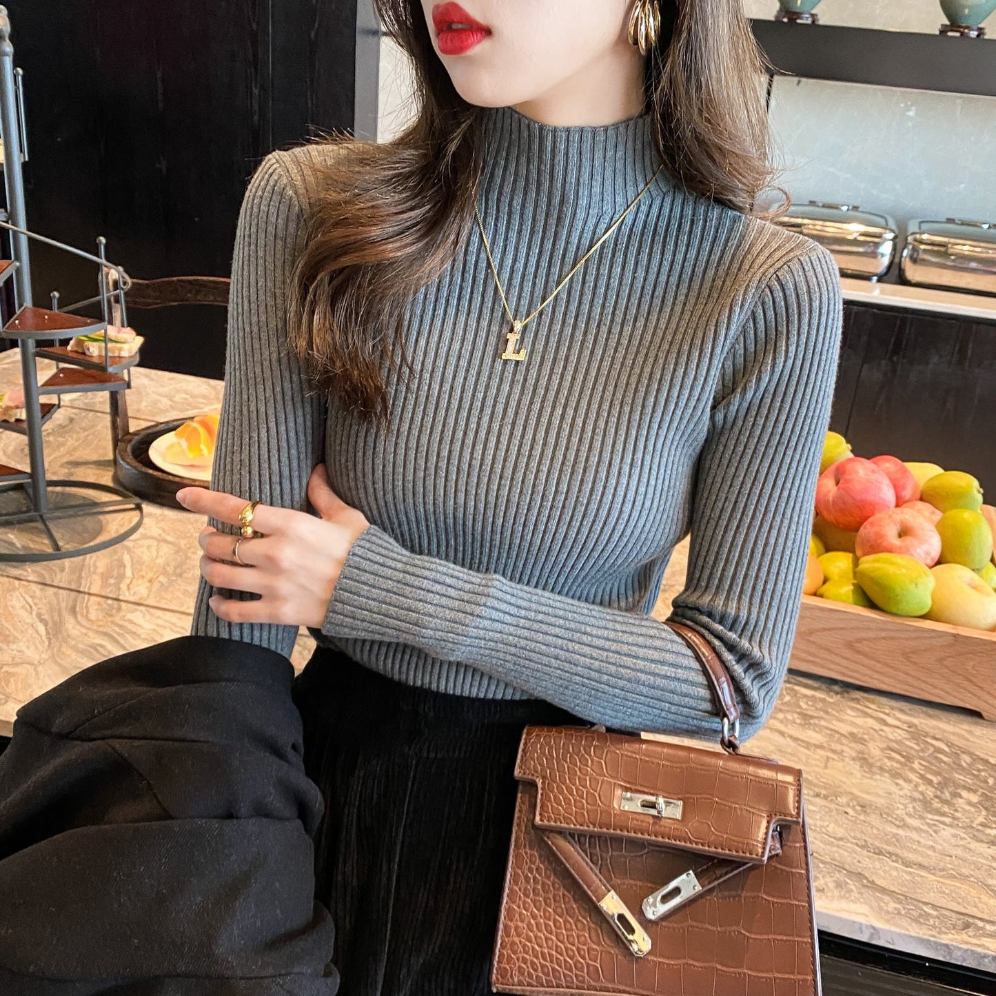 Pull côtelé à col montant – Coupe ajustée et allure chic